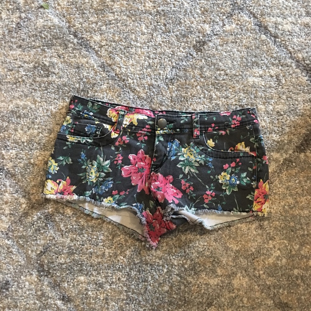 Bongo Shorts - image 1